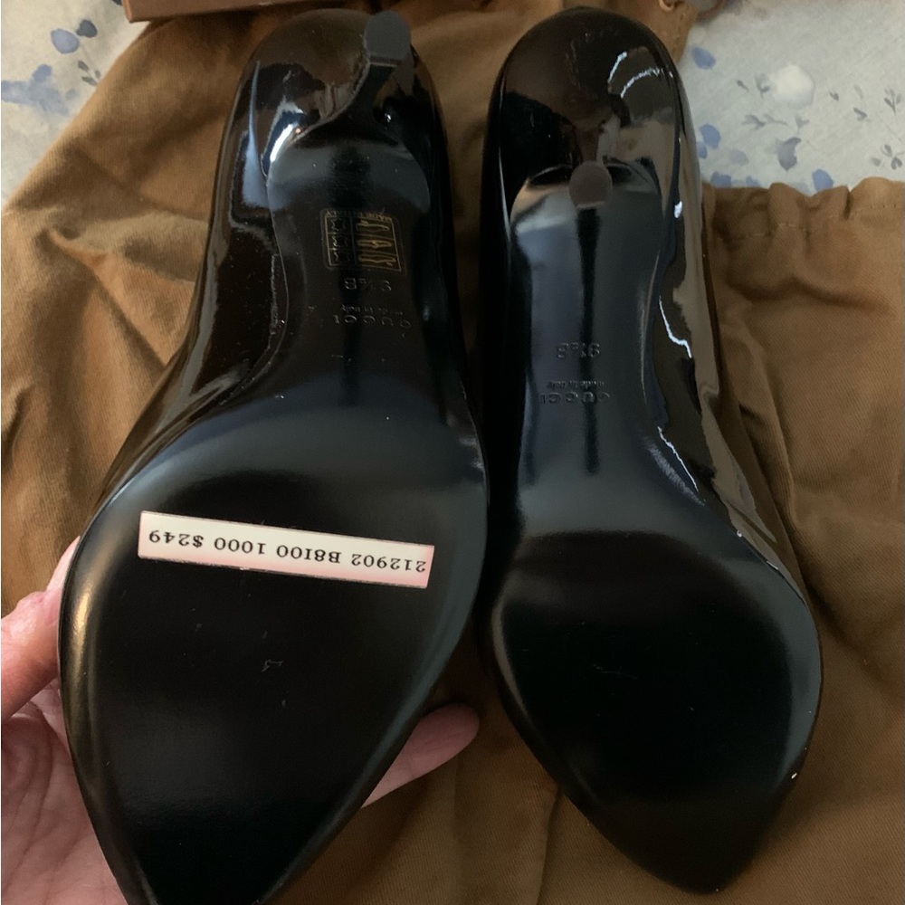 Brand new Gucci heels! - Picture 4 of 4